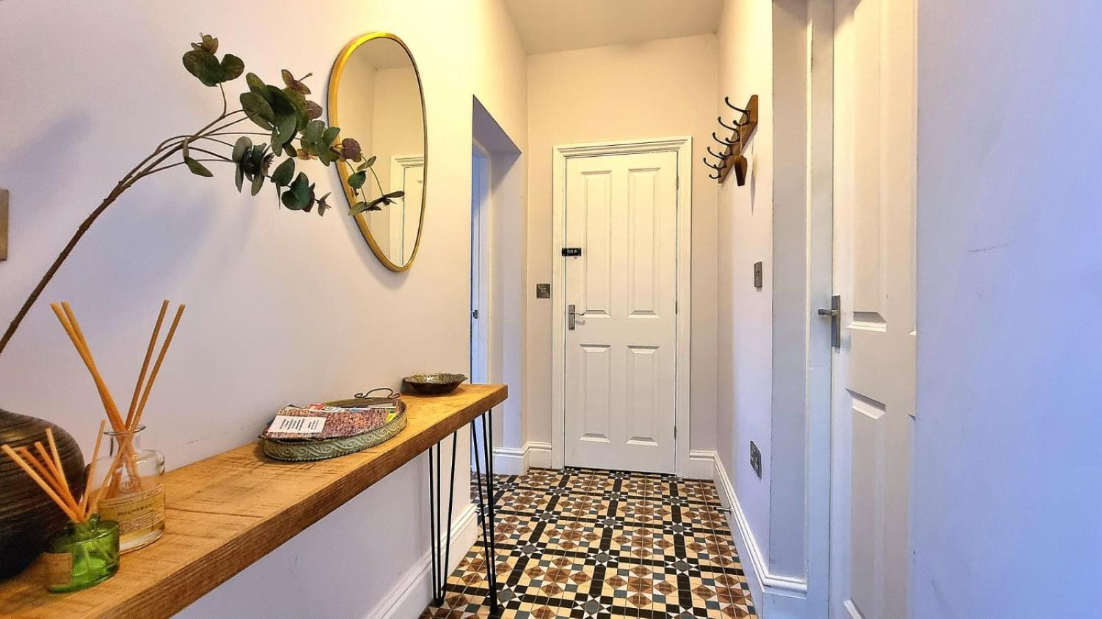 Top Floor 1Br Apartment Central Matlock Matlock  Extérieur photo